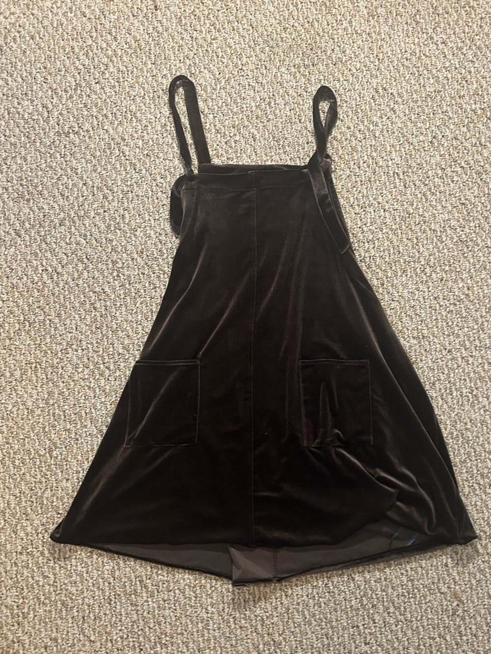 ARULA Velvet Sleeveless Dress in Dark Brown